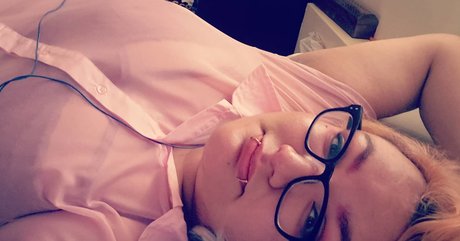 Nagie wyciekłe zdjęcie OnlyFans od Twotriyin