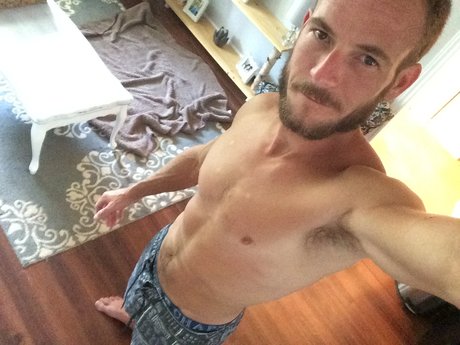 Nagie wyciekłe zdjęcie OnlyFans od Blake
