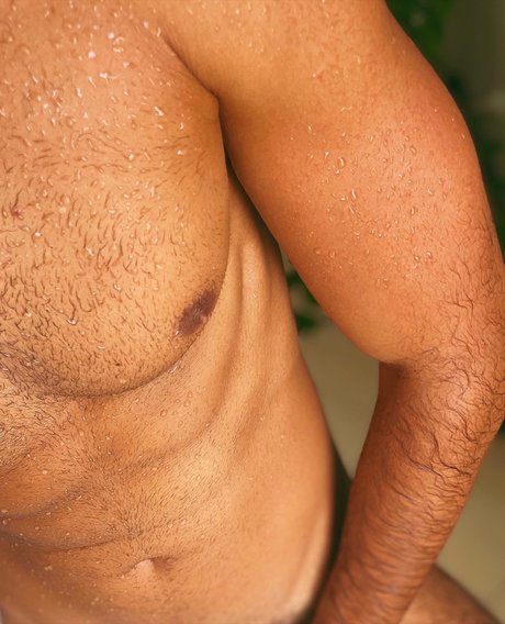 Nagie wyciekłe zdjęcie OnlyFans od Chris
