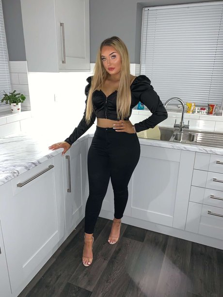 Nagie wyciekłe zdjęcie OnlyFans od Kirsty