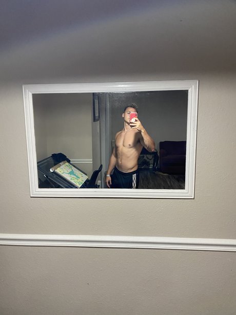 Nagie wyciekłe zdjęcie OnlyFans od Brandon Knight