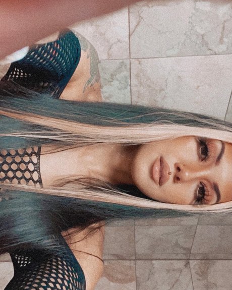 Nagie wyciekłe zdjęcie OnlyFans od Sahara