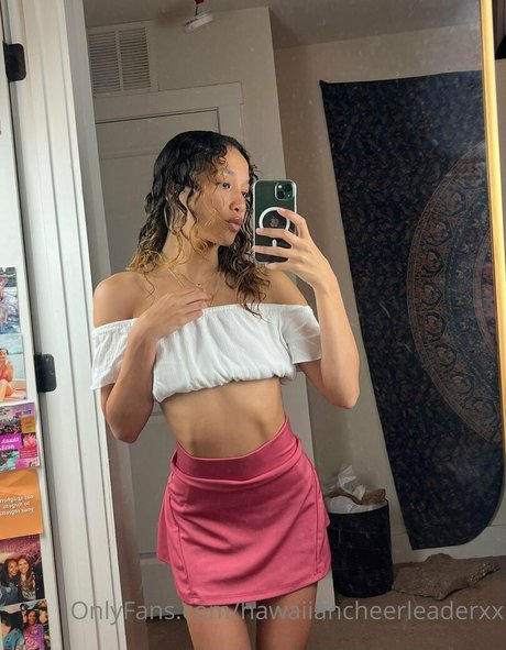Hawaiian Cheerleader