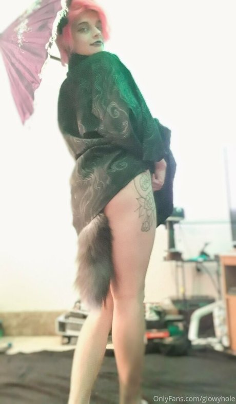 Nagie wyciekłe zdjęcie OnlyFans od Glowyhole
