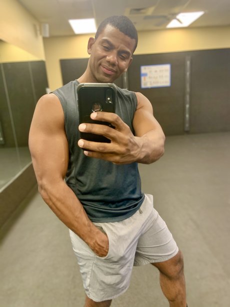 Nagie wyciekłe zdjęcie OnlyFans od Nick Tolentino