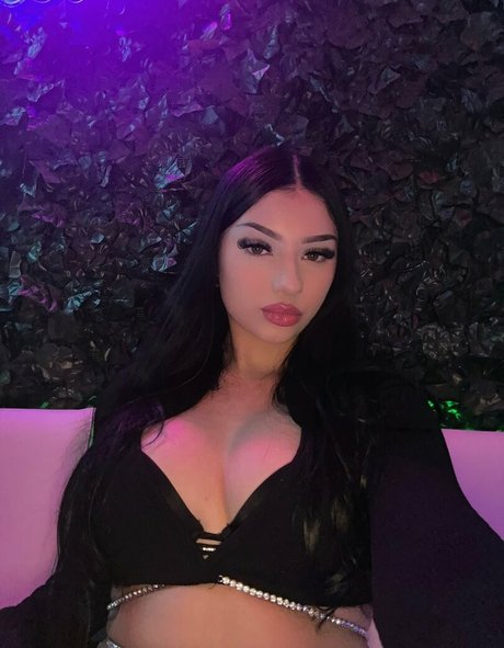 Leslie Emma