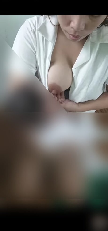 Nagie wyciekłe zdjęcie OnlyFans od Mama Len