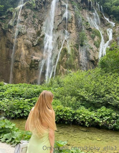 Nagie wyciekłe zdjęcie OnlyFans od Kinkyella1