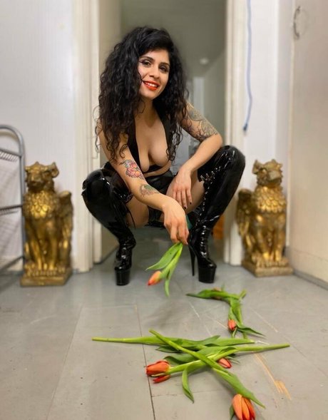 Mistresssophiasahara