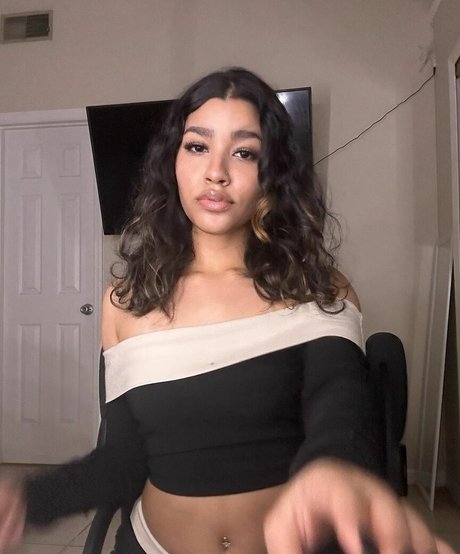 Nagie wyciekłe zdjęcie OnlyFans od Niya Santia