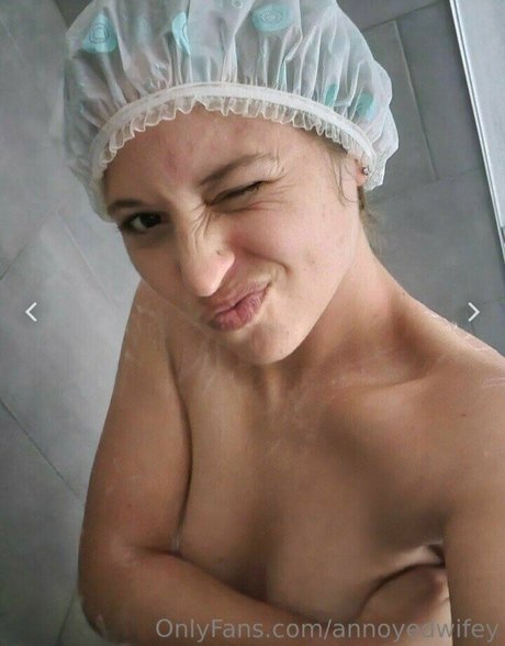 Nagie wyciekłe zdjęcie OnlyFans od Annoyed Wifey
