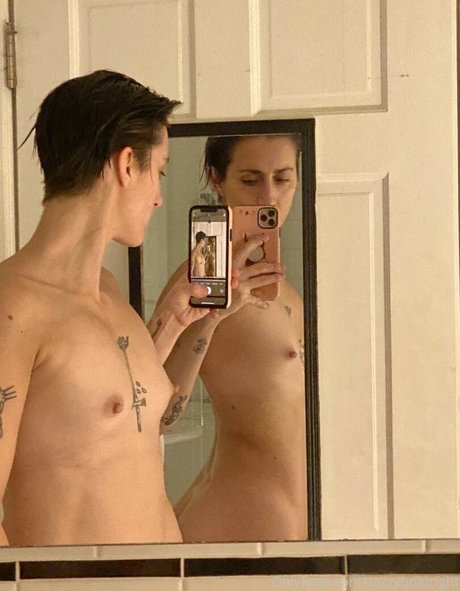 Nagie wyciekłe zdjęcie OnlyFans od Sazzy Boatright