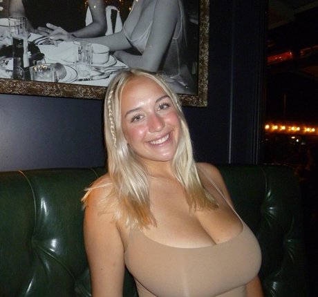 Nagie wyciekłe zdjęcie OnlyFans od Hollyyoupa