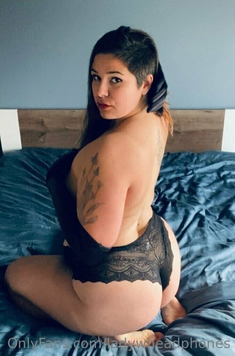 Nagie wyciekłe zdjęcie OnlyFans od Ladywheadphones