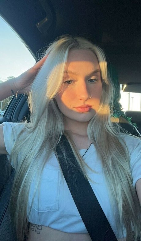 Roxanne Rhodes