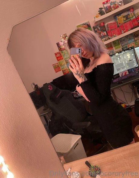 Nagie wyciekłe zdjęcie OnlyFans od Locororyfree
