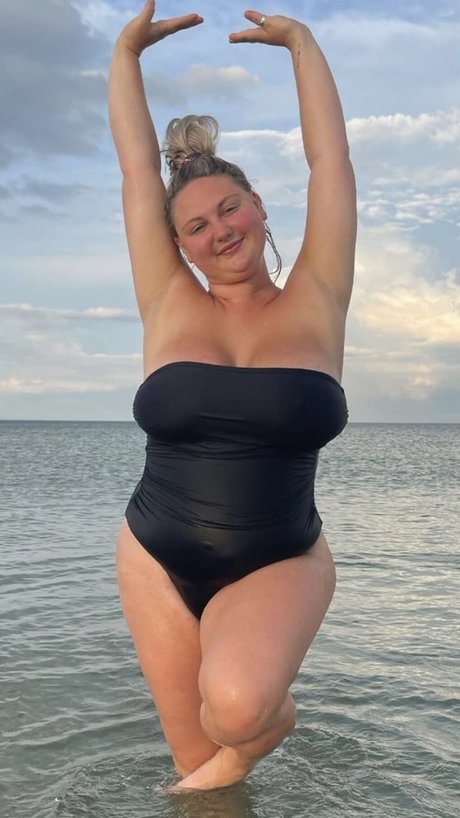 Nagie wyciekłe zdjęcie OnlyFans od Emma Burzynski