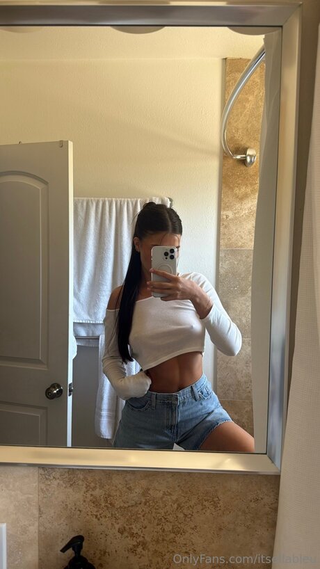Nagie wyciekłe zdjęcie OnlyFans od Itsellableu