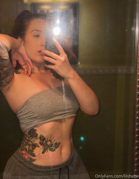 Nagie wyciekłe zdjęcie OnlyFans od Lilshebe