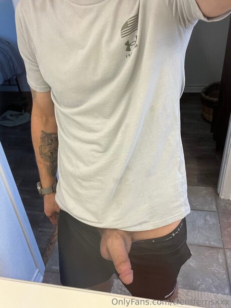 Nagie wyciekłe zdjęcie OnlyFans od Trentferrisxxx