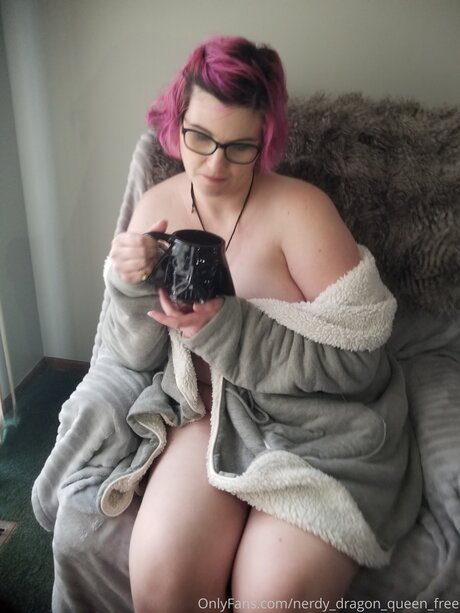 Nagie wyciekłe zdjęcie OnlyFans od Nerdy Dragon Queen Free