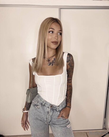 Isabellaa12