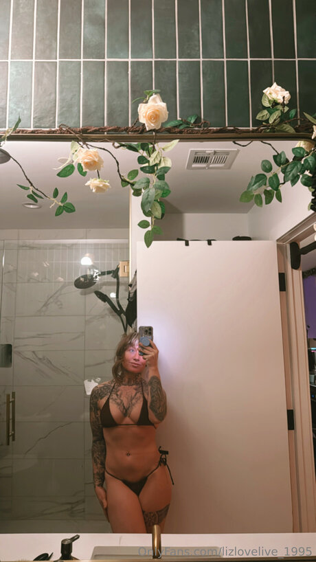 Nagie wyciekłe zdjęcie OnlyFans od Lizlovelive 1995