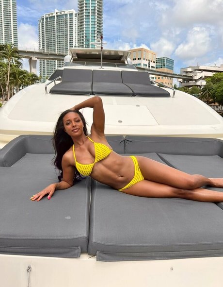 Brandi Rhodes