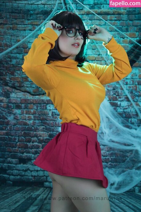 Velma  Daphne Cosplay
