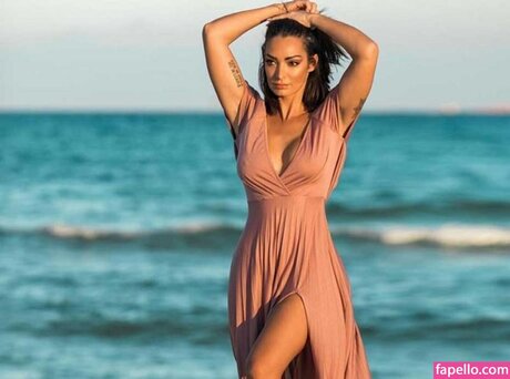 Nagie wyciekłe zdjęcie OnlyFans od Emilie Nef Naf