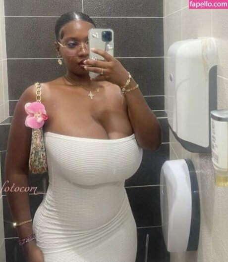 Nagie wyciekłe zdjęcie OnlyFans od Imacow