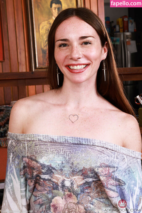 Tess Thompson