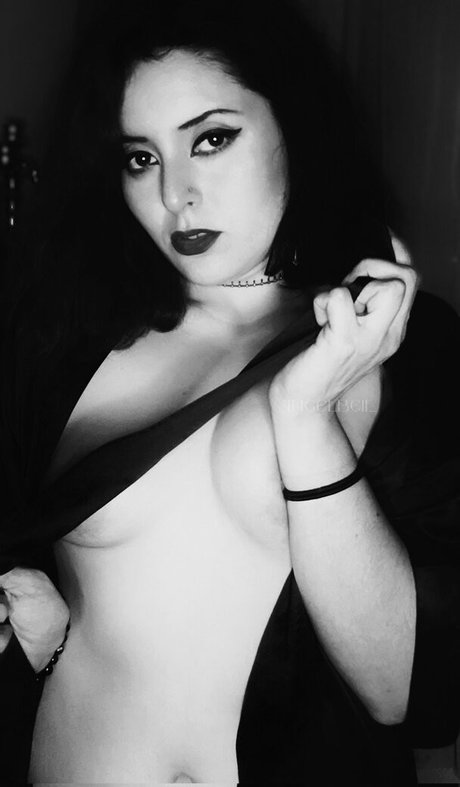 Nagie wyciekłe zdjęcie OnlyFans od Angelbeii Mimi