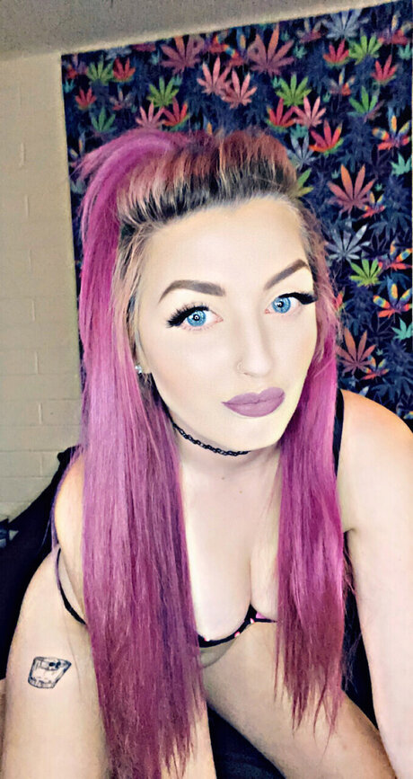 Nagie wyciekłe zdjęcie OnlyFans od Rena Radiant