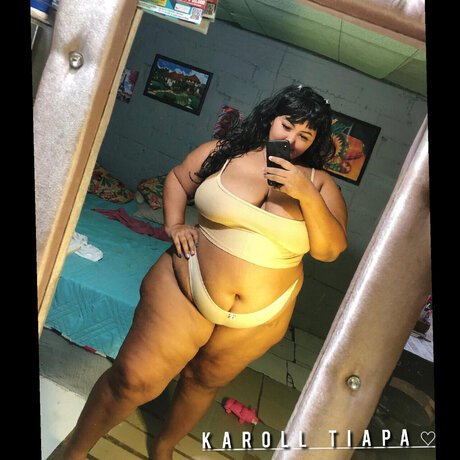 Nagie wyciekłe zdjęcie OnlyFans od Karoll Tiapa Curvy 