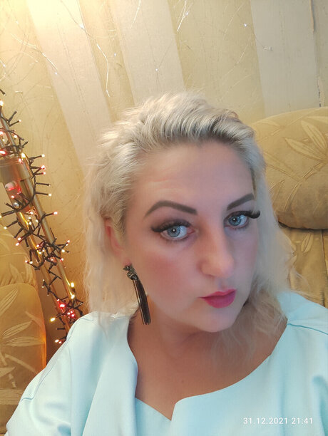 Nagie wyciekłe zdjęcie OnlyFans od Latvian M I L F Vip