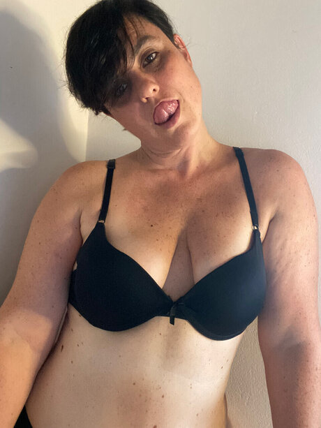 Nagie wyciekłe zdjęcie OnlyFans od        Juicy For U 