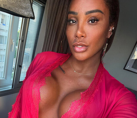 Nagie wyciekłe zdjęcie OnlyFans od Ts Vivi Carvalho 