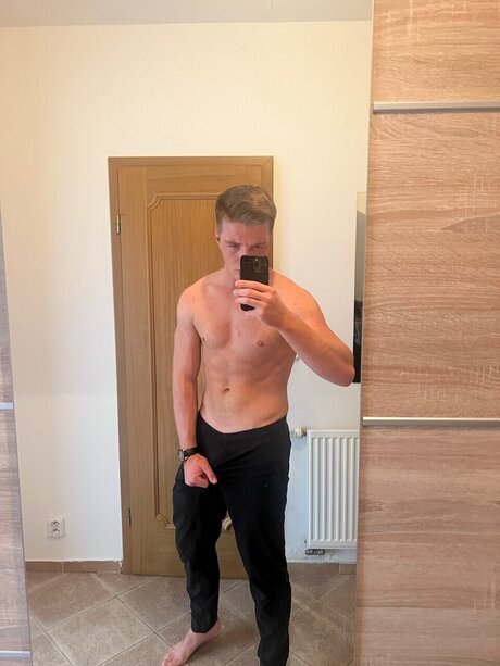 Nagie wyciekłe zdjęcie OnlyFans od Tuckerell
