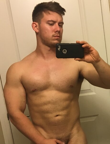 Nagie wyciekłe zdjęcie OnlyFans od Rockharddilf