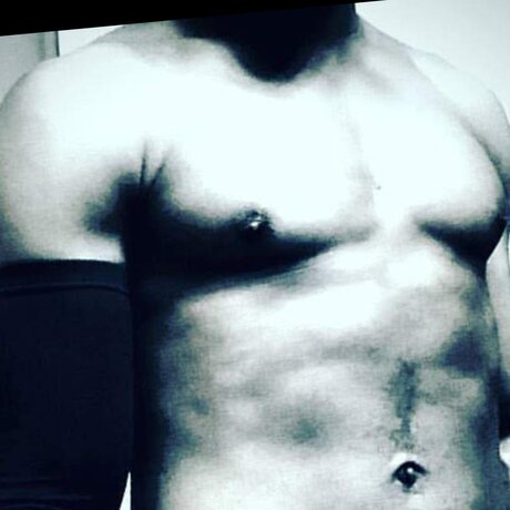 Nagie wyciekłe zdjęcie OnlyFans od Andrew
