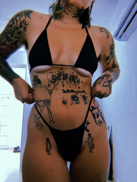 Nagie wyciekłe zdjęcie OnlyFans od Vaporwavebabe