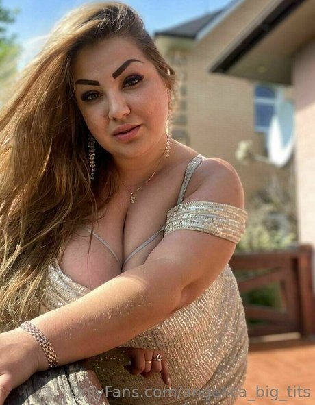 Angelica_big_tits