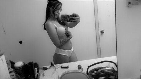 Nagie wyciekłe zdjęcie OnlyFans od Khamani Lael