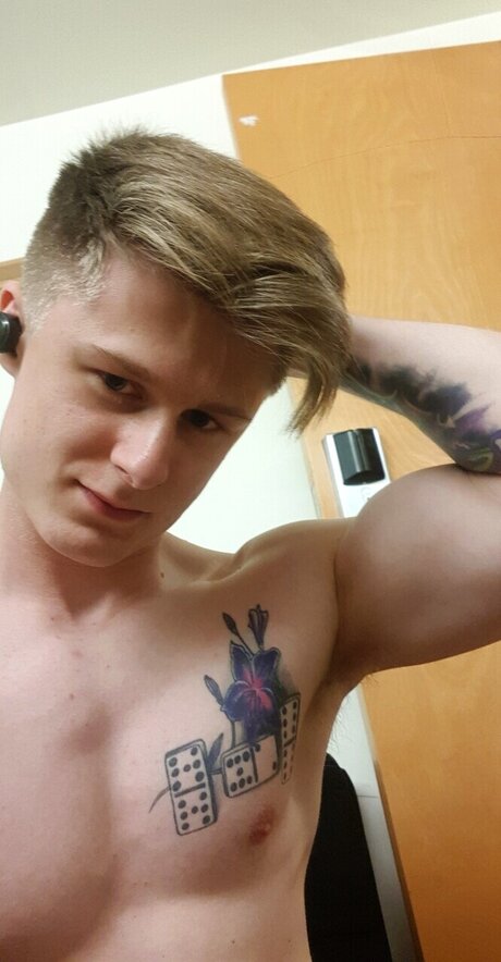 Nagie wyciekłe zdjęcie OnlyFans od J