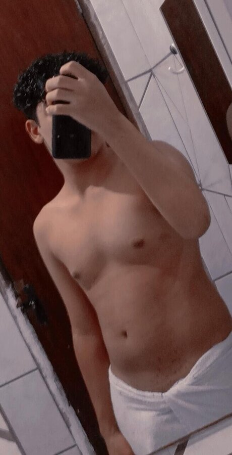 Nagie wyciekłe zdjęcie OnlyFans od Augus Noir