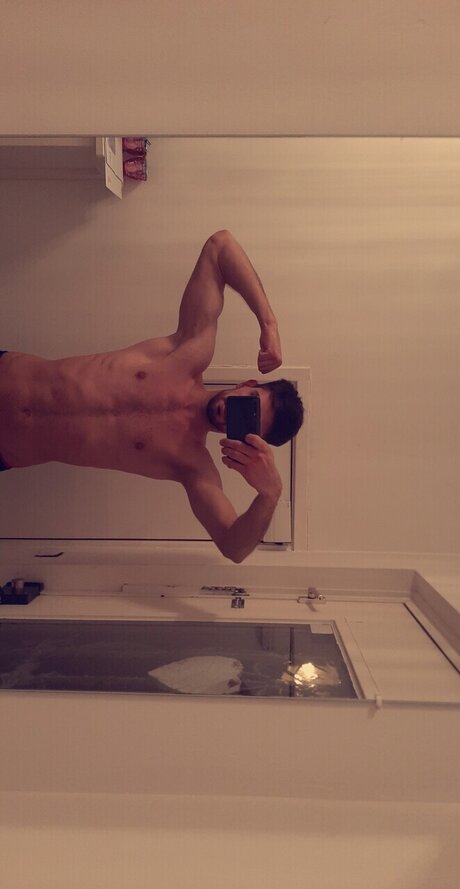 Nagie wyciekłe zdjęcie OnlyFans od Marian