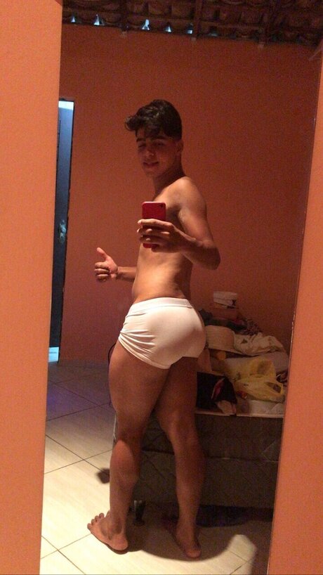 Nagie wyciekłe zdjęcie OnlyFans od Lucas