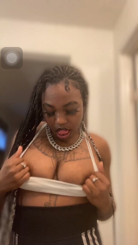 Nagie wyciekłe zdjęcie OnlyFans od Mona Lisa