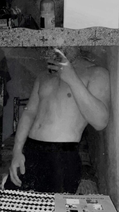 Nagie wyciekłe zdjęcie OnlyFans od Simon